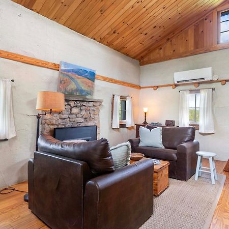 Rustic Baileys Retreat Cabin Near Wineries! Crozet 外观 照片
