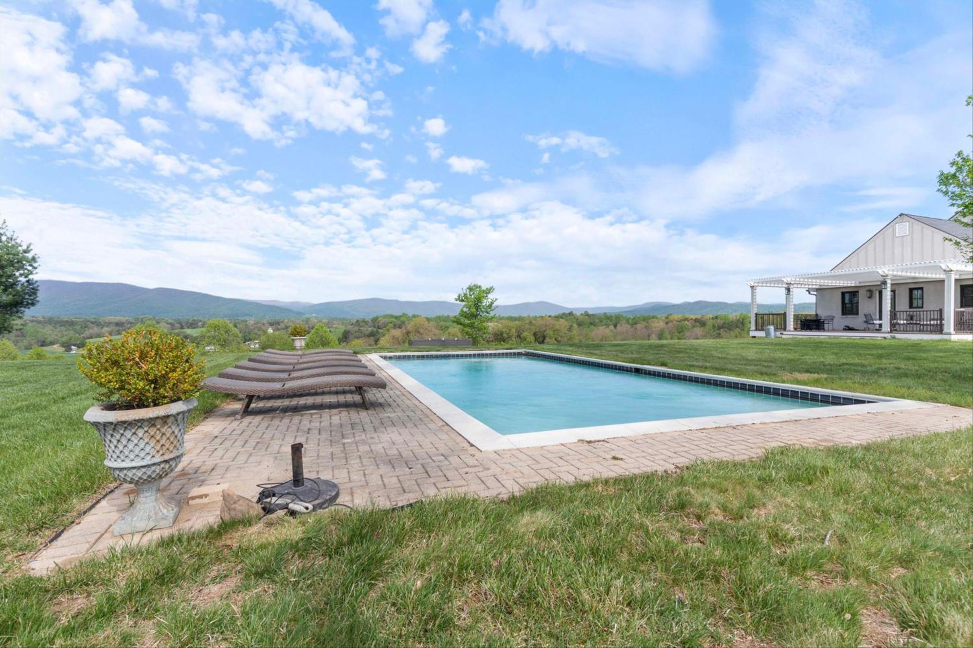 Rustic Baileys Retreat Cabin Near Wineries! Crozet 外观 照片
