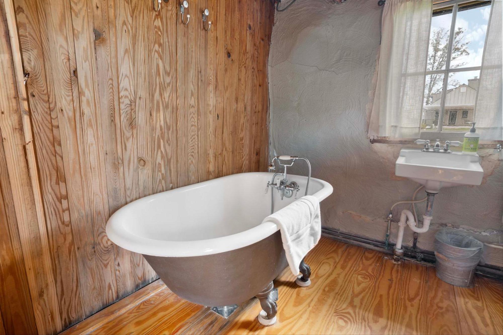 Rustic Baileys Retreat Cabin Near Wineries! Crozet 外观 照片