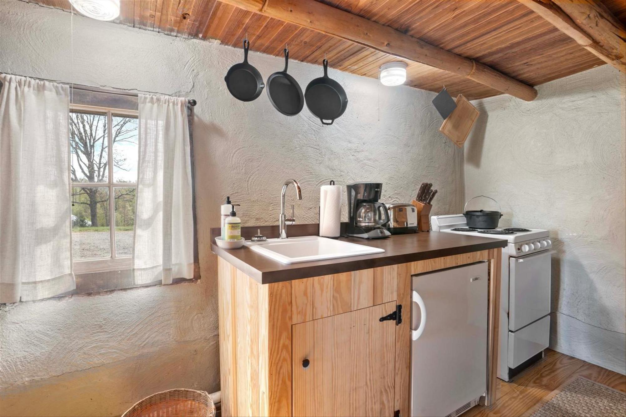 Rustic Baileys Retreat Cabin Near Wineries! Crozet 外观 照片